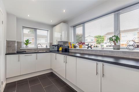 2 bedroom end of terrace house for sale, Dovecote Road, Bromsgrove. B61 7BP