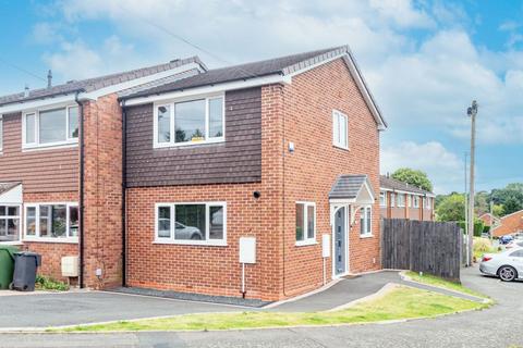 2 bedroom end of terrace house for sale, Dovecote Road, Bromsgrove. B61 7BP