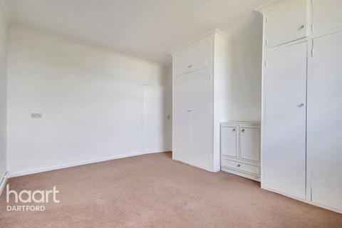 2 bedroom flat for sale, Gorringe Avenue, Dartford