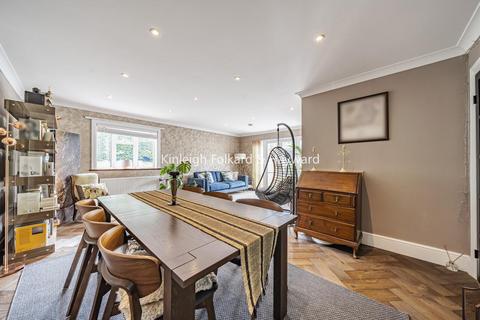14 Edgeborough Way, Bromley, BR1 2UA