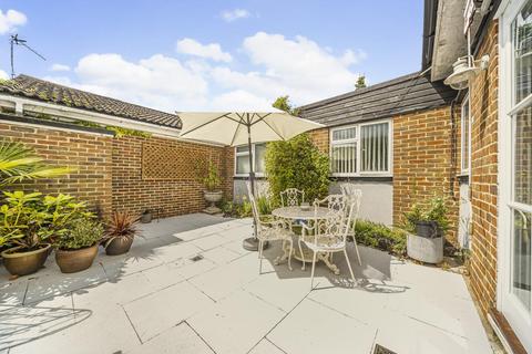 14 Edgeborough Way, Bromley, BR1 2UA