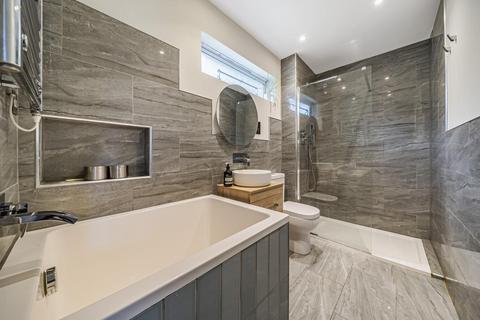 14 Edgeborough Way, Bromley, BR1 2UA