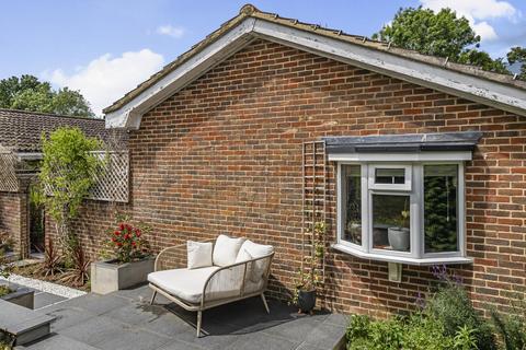 14 Edgeborough Way, Bromley, BR1 2UA