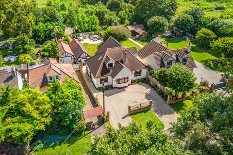 4 bedroom detached house for sale, Horndon Road, Stanford-le-hope SS17