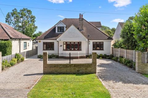 4 bedroom detached house for sale, Horndon Road, Stanford-le-hope SS17