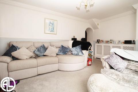 13 Paddock Close, Letchworth Garden City, SG6 1TB