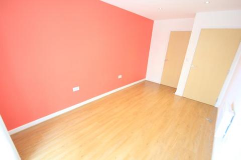 2 bedroom apartment to rent, Cardinal Place, Woking GU22