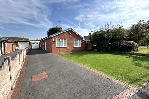 2 bedroom bungalow for sale, Woodlands Avenue, Hawarden, Deeside, CH5