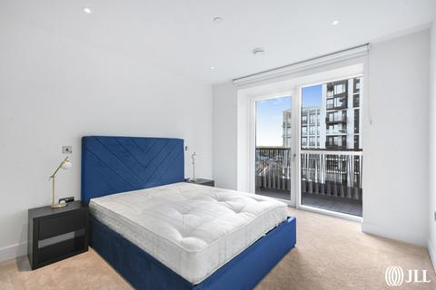 2 bedroom flat to rent, Cascade Way London W12