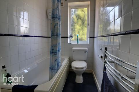 undefined, Oxlow Lane, Dagenham