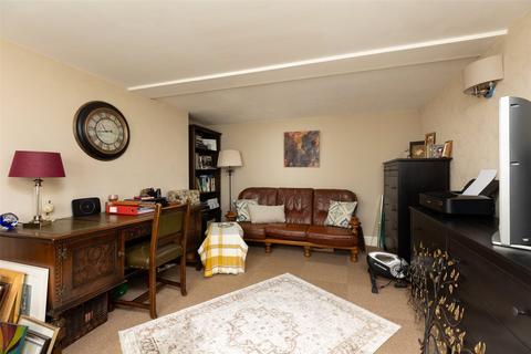 Glenalbyn Duncrievie Road, Glenfarg, Perth, PH2 9PA