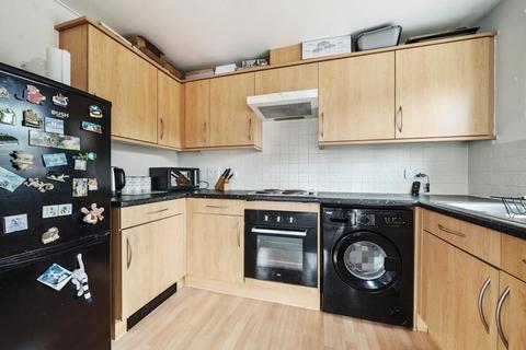 40 Broadmere Road, Beggarwood, Basingstoke, RG22 4FP