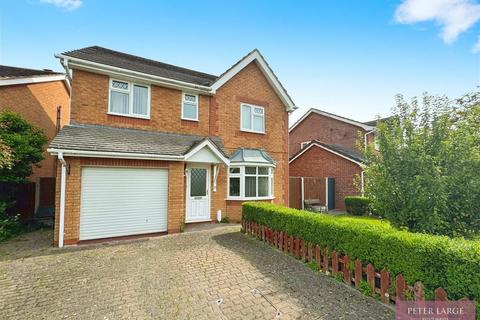 4 bedroom detached house for sale, Owain Glyndwr, Kinmel Bay, Rhyl LL18 5FE