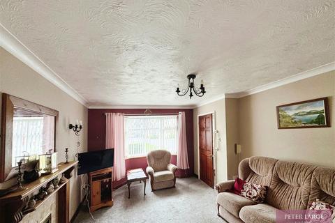 4 bedroom detached house for sale, Owain Glyndwr, Kinmel Bay, Rhyl LL18 5FE