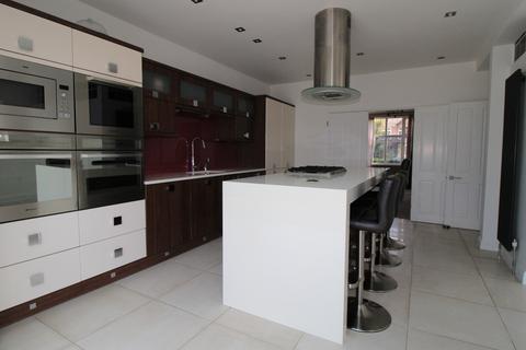 32 Waldegrave Gardens, Upminster, RM14 1UX