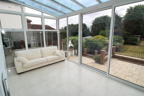 32 Waldegrave Gardens, Upminster, RM14 1UX