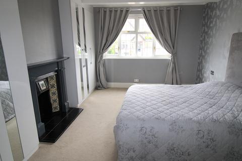 32 Waldegrave Gardens, Upminster, RM14 1UX