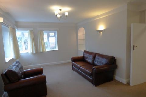 3 bedroom flat to rent, Helena Court, Eaton Rise, Ealing