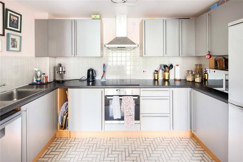 2 bedroom flat to rent, Queensberry Place, London, E12