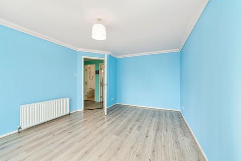 17/2 Hawkhill, Edinburgh, EH7 6LA