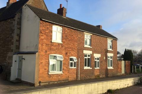 3 bedroom semi-detached house to rent, Bridge Street, Oakham LE15