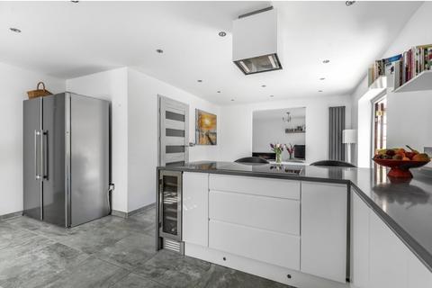6 bedroom house to rent, Linden Chase, Sevenoaks, kent