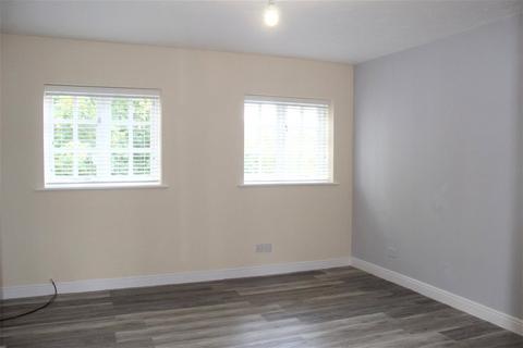 2 bedroom apartment to rent, Gilbert Close, London, SE18