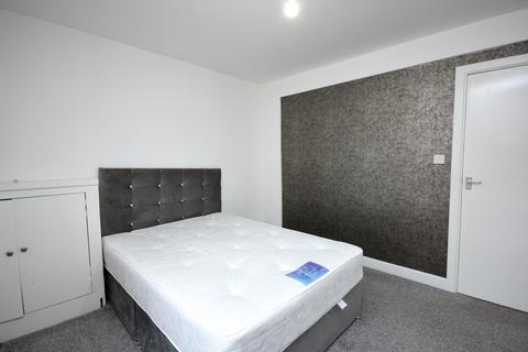 2 bedroom flat to rent, Christ Church Street, Preston PR1
