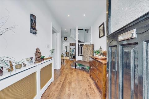 17 Hampstead Gardens, London, NW11 7EU