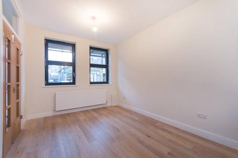 2 bedroom house to rent, Wandsworth Road, SW8, Wandsworth, London, SW8