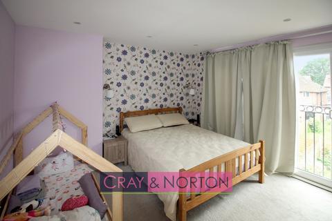 46 Swinburne Crescent, Croydon, CR0 7BY