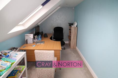 46 Swinburne Crescent, Croydon, CR0 7BY