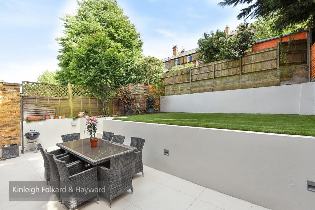 Woodland Rise Muswell Hill N10 6 bed house to rent £4,950 pcm (£1,142 pw)