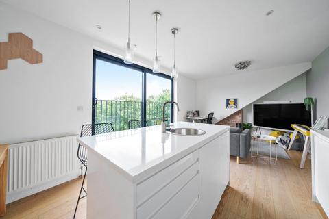 1 bedroom apartment for sale, Craven Avenue, London