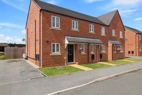 3 bedroom end of terrace house for sale, Kingston Road, Nottingham NG17