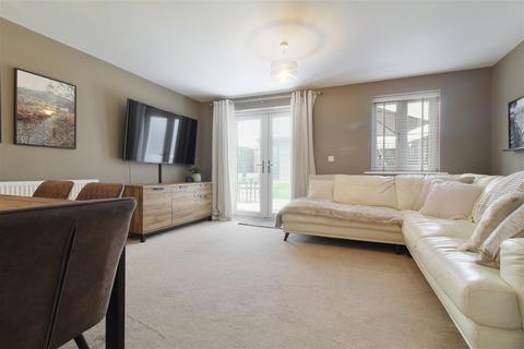 3 bedroom end of terrace house for sale, Kingston Road, Nottingham NG17