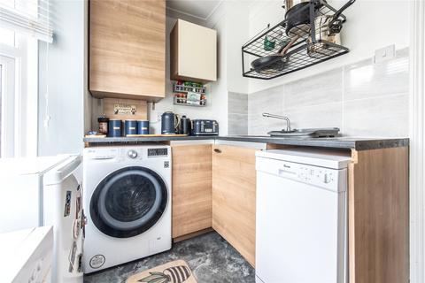 1 bedroom flat for sale, Pine Grove, Penenden Heath, Maidstone, Kent, ME14