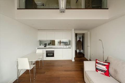 911 Frobisher Crescent, London, EC2Y 8HD