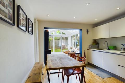 4 bedroom end of terrace house to rent, London SW20