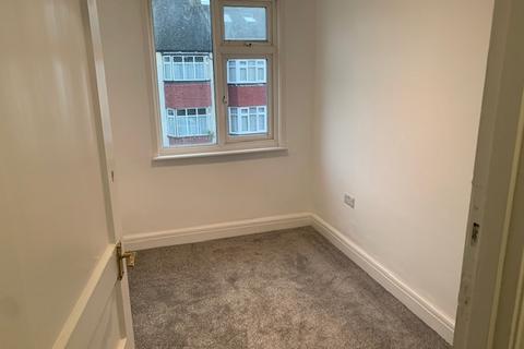 3 bedroom terraced house to rent, Como Road, London SE23