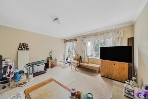 18 Bramble Close, Stanmore, HA7 1QX
