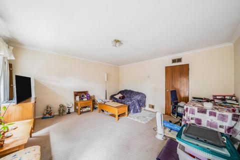 18 Bramble Close, Stanmore, HA7 1QX