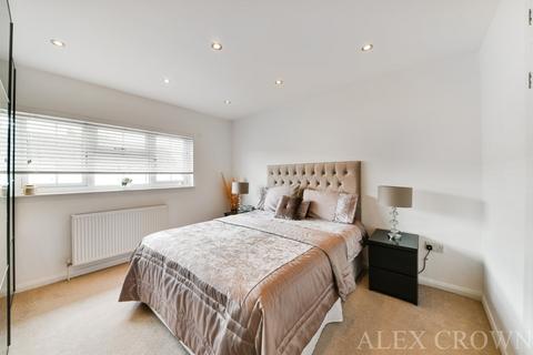 138 Croxdale Road, Borehamwood, WD6 4QB