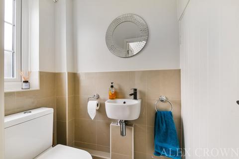 138 Croxdale Road, Borehamwood, WD6 4QB