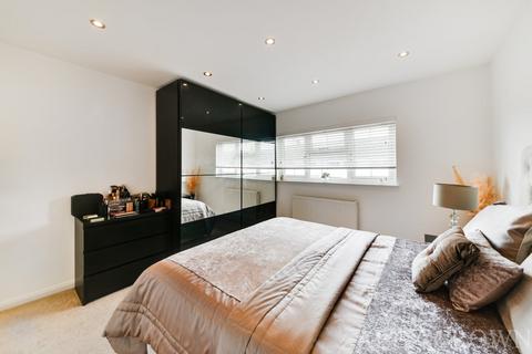 138 Croxdale Road, Borehamwood, WD6 4QB