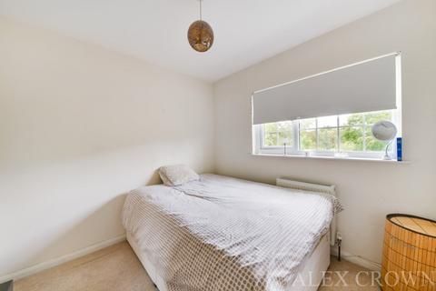 138 Croxdale Road, Borehamwood, WD6 4QB