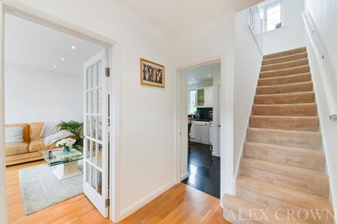 138 Croxdale Road, Borehamwood, WD6 4QB