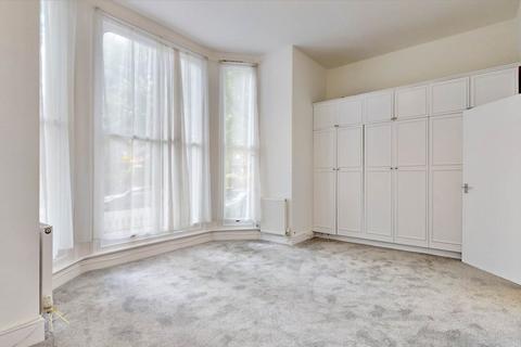 Flat B, 17 Pemberton Gardens, London, N19 5RR