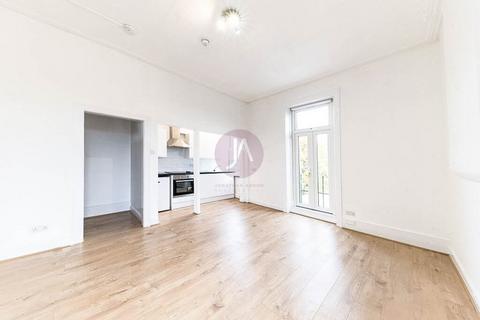 Studio to rent, Parsifal Road, West Hampstead, London, NW6