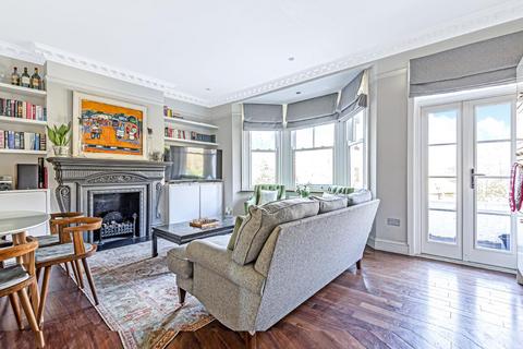 2 bedroom flat for sale, Clapham Common West Side, Battersea